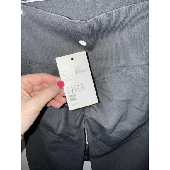 Halara High Waisted Butt Scrunch Tummy Control 7/8 Yoga Leggings Gray Size L NEW - Picture 8 of 9